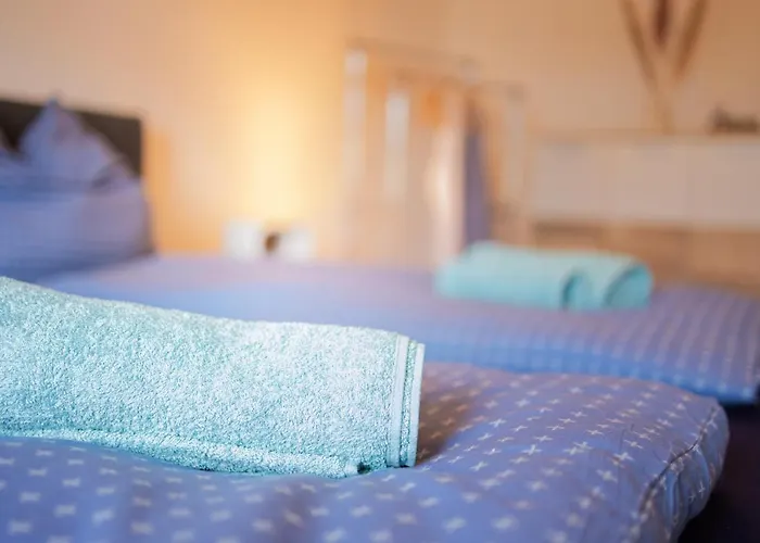 Blue Chili 01 - Lage Am Hbhf Boxspringbett Bis 4 Pers * マクデブルク